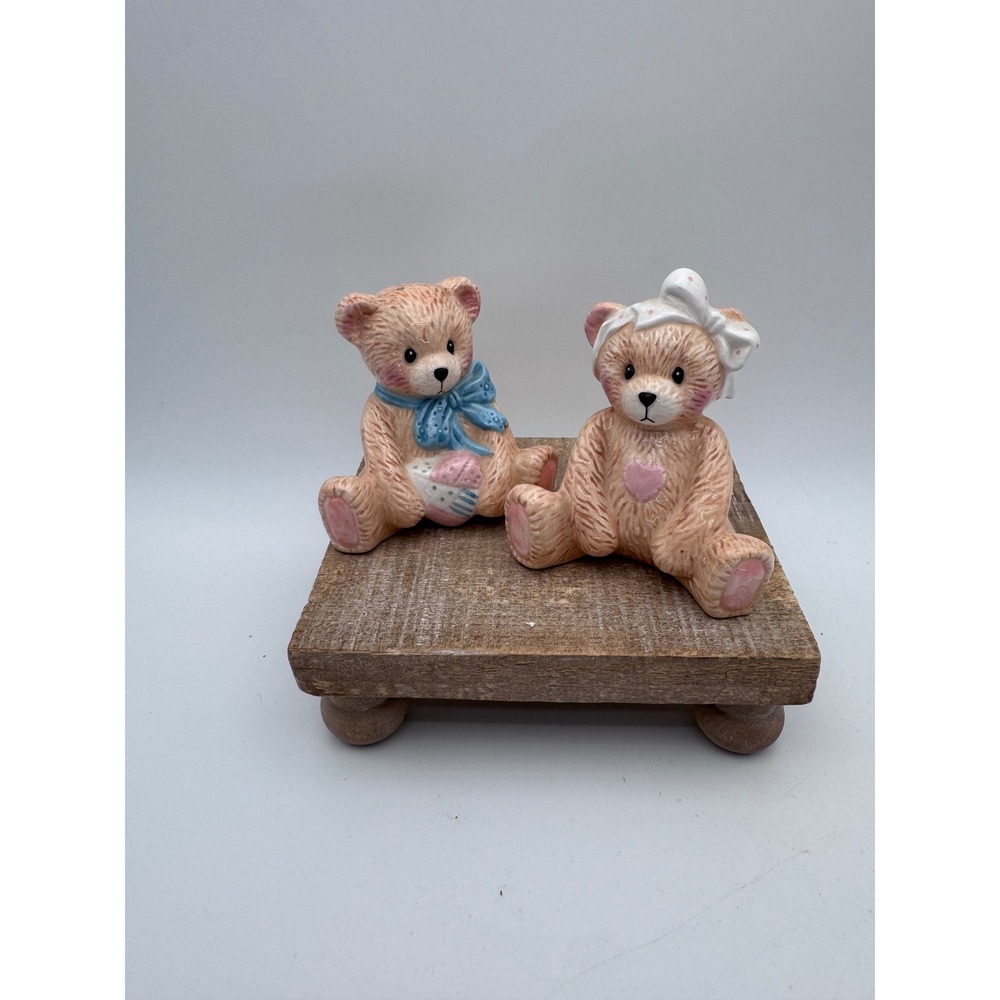 Enesco 1994 Priscilla Hillman Teddy Bear Salt and Pepper Shakers Vintage 114677